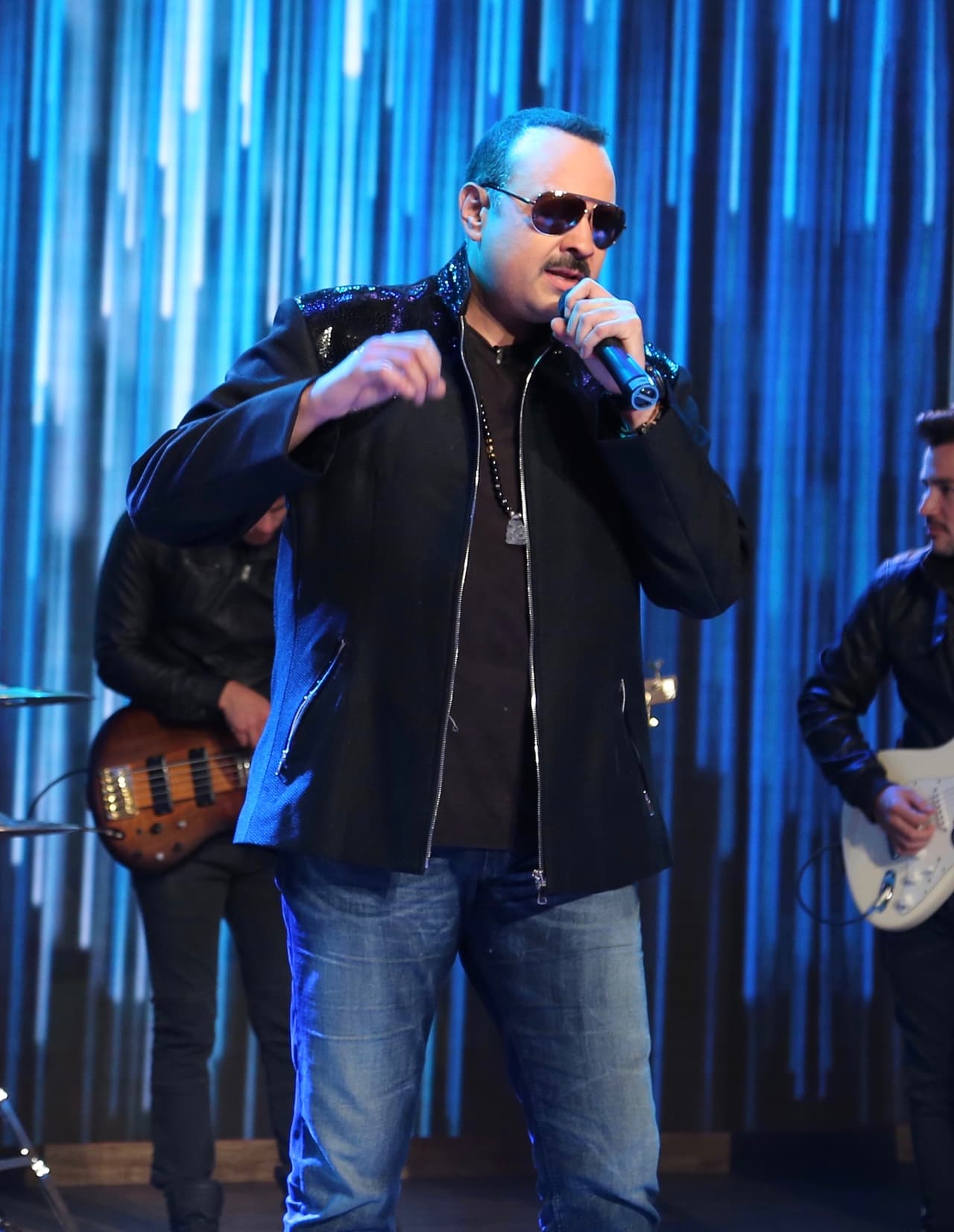 Hasta ahora, Pepe Aguilar no ha dado una postura oficial ante lo sucedido.
<br>