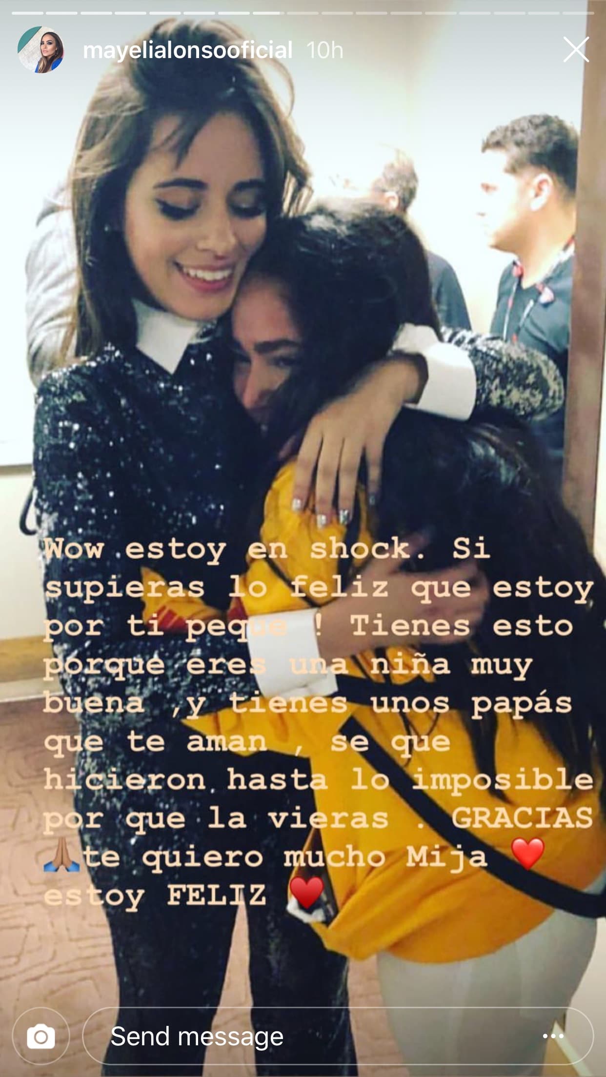 Hasta Mayeli Alonso, ex de Lupillo Rivera y madre de Lupita, compartió la felicidad por este encuentro: “Wow, estoy en shock. ¡Si supieras lo feliz que estoy por ti peque! Tienes esto porque eres una niña muy buena y tienes unos papás que te aman, sé que hicieron hasta lo imposible porque la vieras. GRACIAS. Te quiero mucho mija, estoy FELIZ”.
<br>