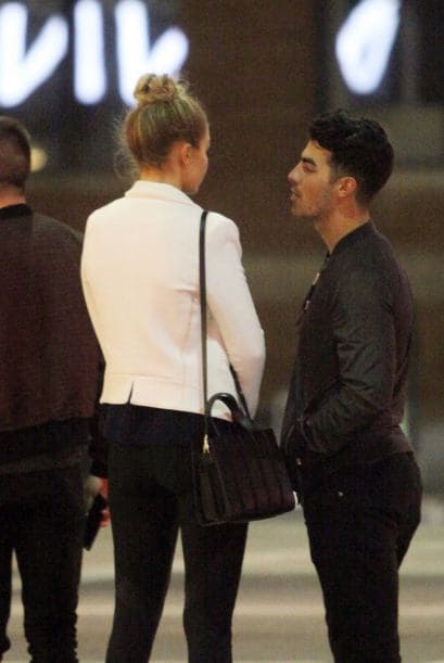 ¿La fiesta de aniversario de Maybelline resultó el escenario ideal para que naciera el amor?