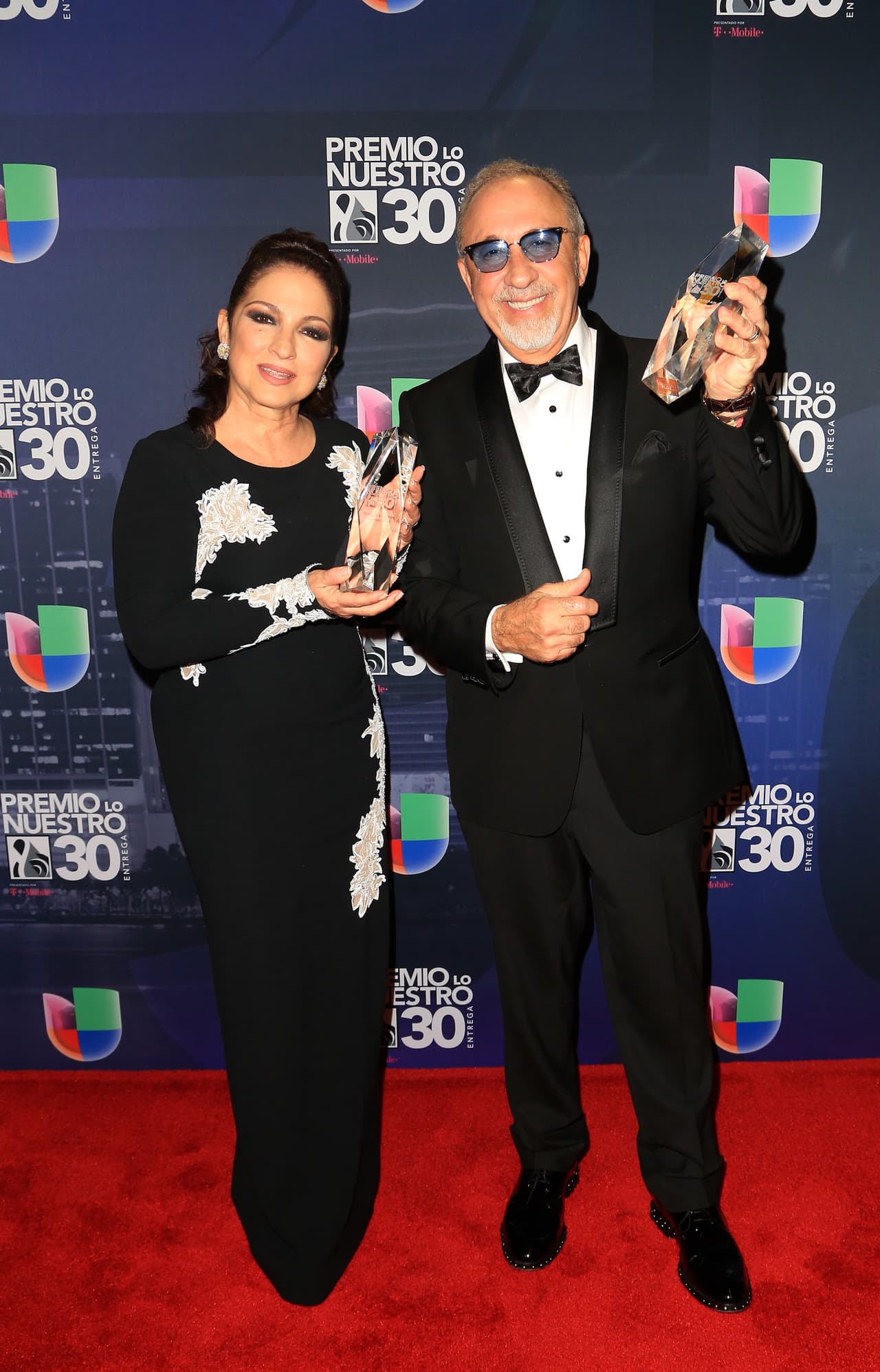 En la trigésima entrega de Premio Lo Nuestro, el exitoso matrimonio recibió un reconocimiento especial por su trayectoria, su talento y estilo único.