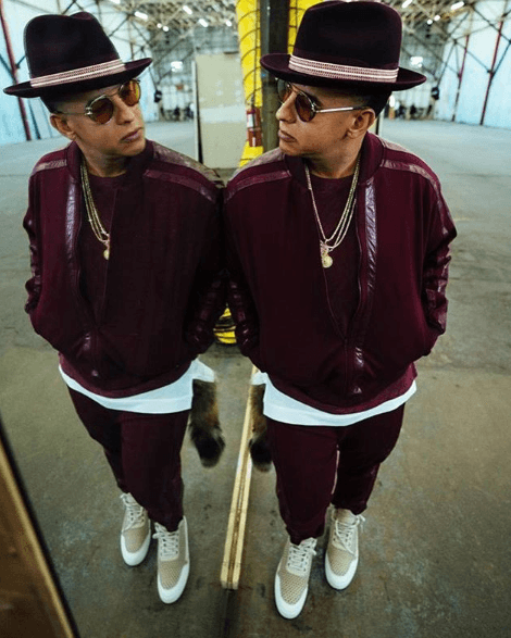 La lista también incluye al 'Big boss', Daddy Yankee, pionero de la música urbana. 
<a href="https://www.univision.com/shows/premios-juventud/sobresaliente-ellos-son-los-mas-nominados-en-la-historia-de-premios-juventud-fotos?O" target="_blank">El artista más nominado en la historia de Premios Juventud</a>, que este año participa en siete categorías, también anduvo por Europa, donde logró un éxito abrumador y presentaciones en las Canarias, Israel y Londres.