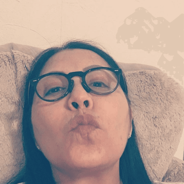 En 1985 grabó su primer disco de larga duración al que llamó "Un estilo".