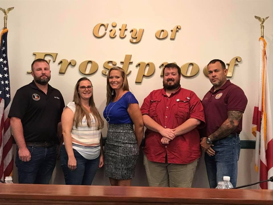 "Emocionado por honrar al expresidente Donald J. Trump el lunes por la noche", publicó el vicealcalde Austin Gravley Gravley en su Facebook.