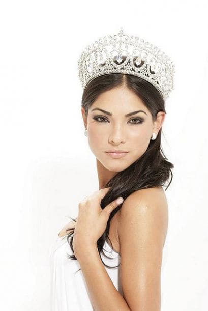 Alejandra Espinoza se convirtió en la primera reina de Nuestra Belleza Latina en 2007, de aquí en adelante, ella sería un ejemplo a seguir.