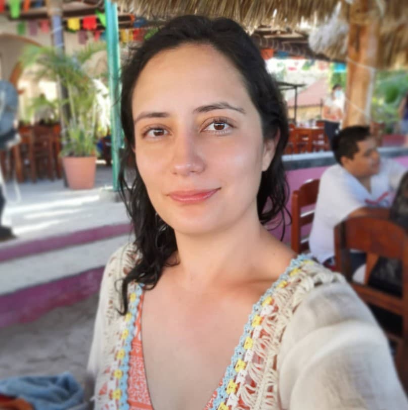 En su Instagram personal Valeria Uribe se define a sí misma como actriz, cineasta, la niña del Atlético San Pancho y como mamá. Sin embargo no se le ha visto en muchas producciones, pero sí es posible observar que se dedica a vender productos para tener un estilo de vida saludable llamados ‘Vida Divina’.