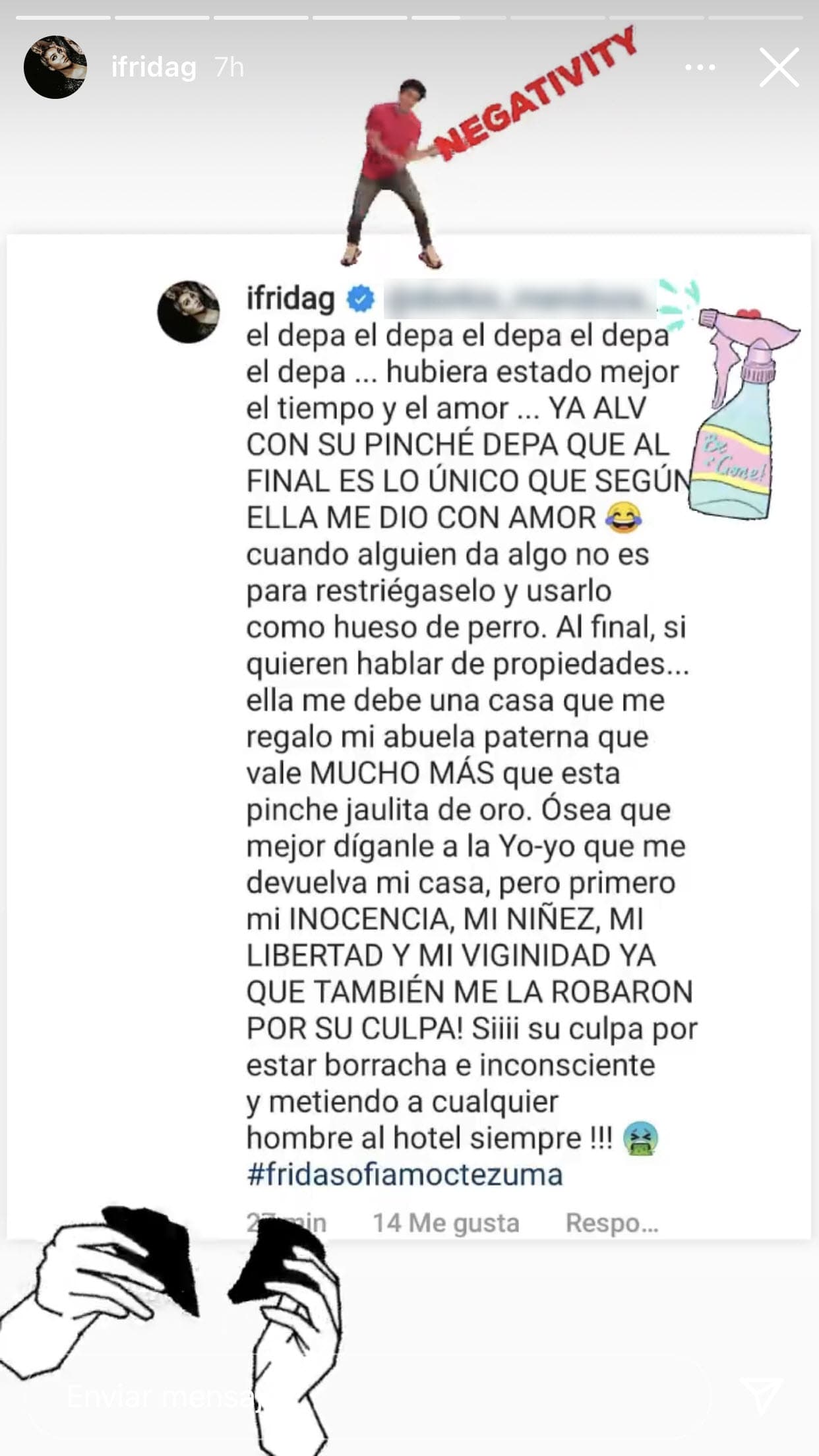 <b><a href="https://www.univision.com/famosos/lo-que-esconde-el-pleito-entre-frida-sofia-y-alejandra-guzman-medias-verdades-y-una-gran-pregunta-sin-respuesta-fotos" target="_blank">"Hubiera estado mejor el tiempo y el amor"</a></b>, dijo sobre las acciones de su madre, "cuando alguien da algo no es para restregarselo y usarlo como hueso de perro".
<br>