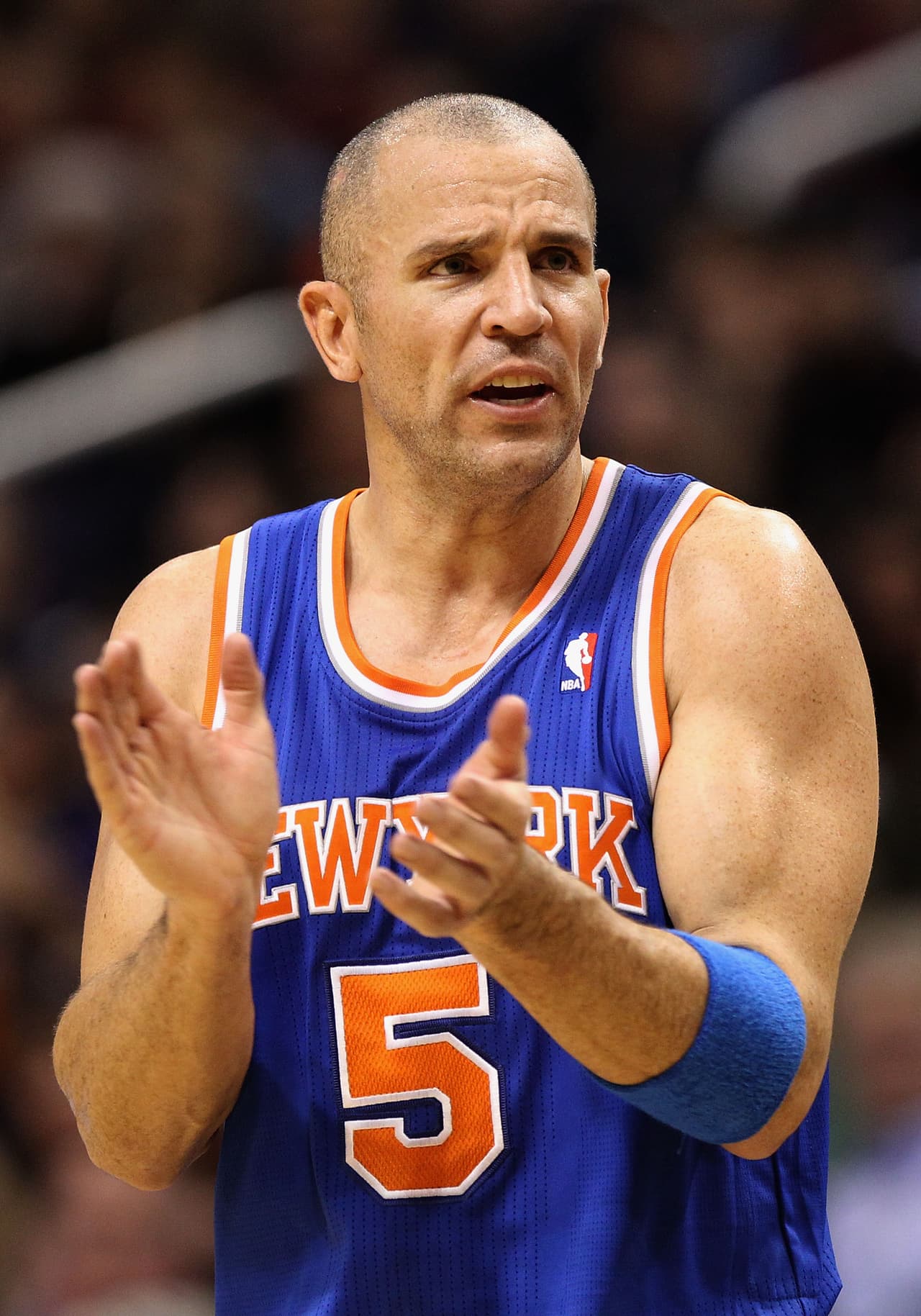Poco después de fichar por los Knicks de la NBA (julio 2012), Jason Kidd estrelló su vehículo contra una cabina telefónica en Nueva York. Días después se declaró culpable de DUI y la liga lo suspendió dos partidos.
