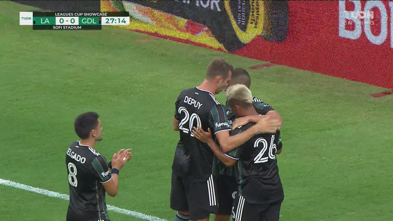 ¡Gol de Jovelic! Dejan marca el 1-0 con remate de cabeza