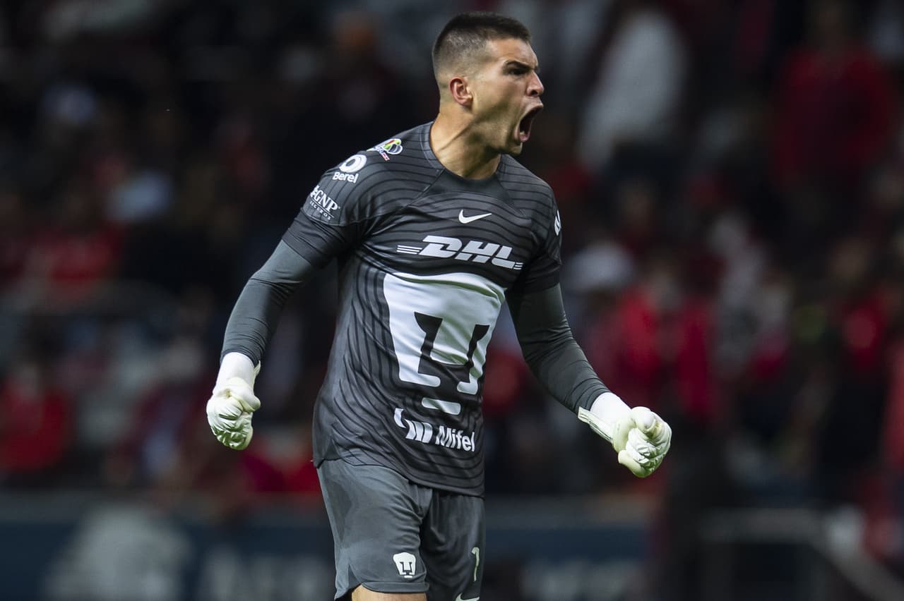González se sacó la espina del error en el segundo gol de Toluca. El arquero le dio el empate a su equipo con un cabezazo en un tiro de esquina en la última jugada del partido.
