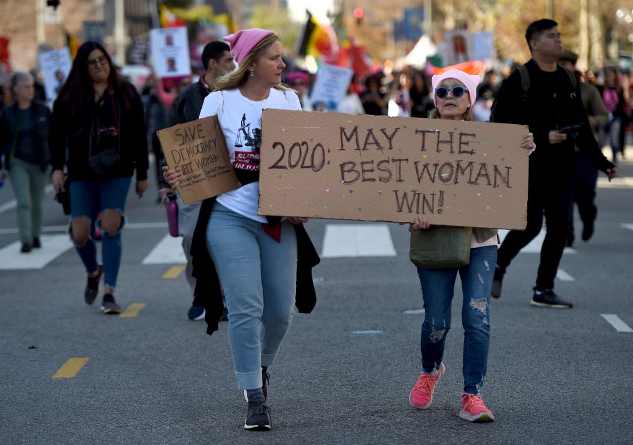 Miles de personas llegaron al centro de la ciudad para la ya tradicional marcha que se realizó por primera vez hace cuatro años, un día después de la toma de posesión del presidente 
<a href="https://www.univision.com/temas/donald-trump">Donald Trump</a>.
