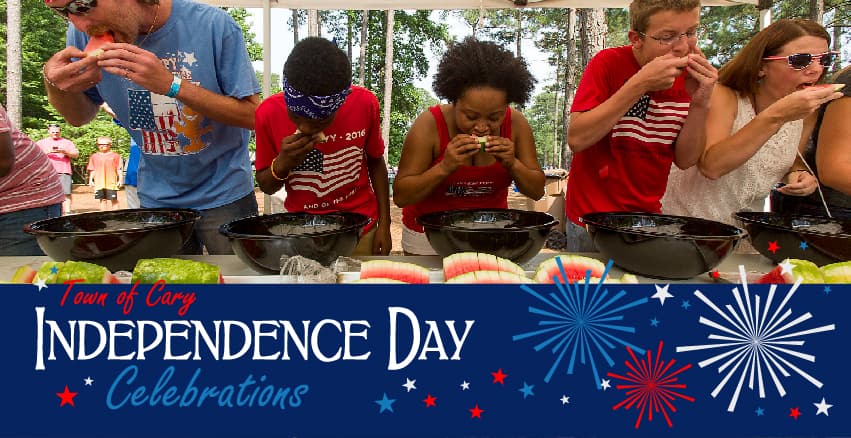 <b>Ve al festival del Día de la Independencia en Cary</b>. La ciudad de Cary presentará una celebración del Día de la Independencia el domingo 4 de julio de 2021 en el anfiteatro Koka Booth. Contará con Cary Town Band, NC Symphony y fuegos artificiales. La entrada general es gratuita, pero hay mesas disponibles, al pagar un boleto, a partir de las 12 p.m.