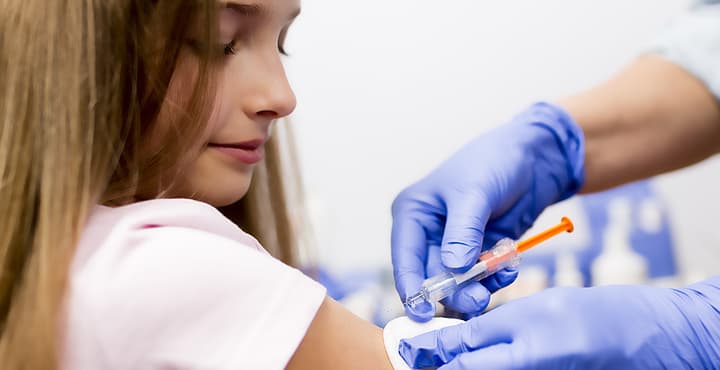 El departamento de salud del condado Dallas organiza un evento de inmunizaciones ante el regreso a clases