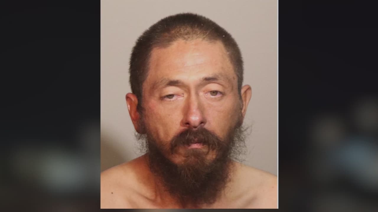 SWAT arresta a un hombre atrincherado en la casa de sus padres tras persecución en Glendale
