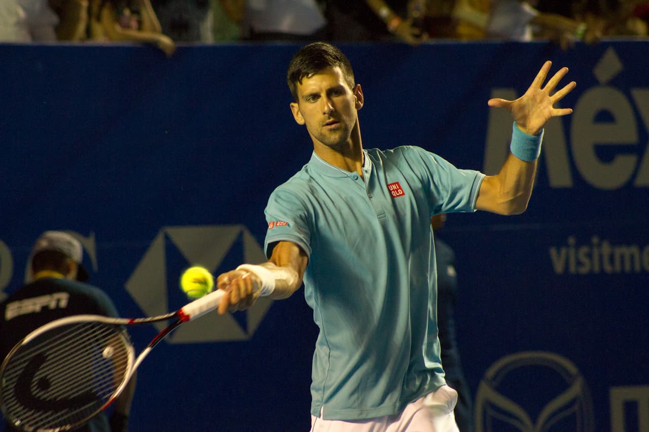 Nick Kyrgios eliminó al favorito del Abierto Mexicano, el serbio Novak Djokovic, número dos en la siembra de la ATP. El australiano dio una demostración de potencia y precisión con su saque que se tradujo en 25 aces para acceder a las Semifinales.