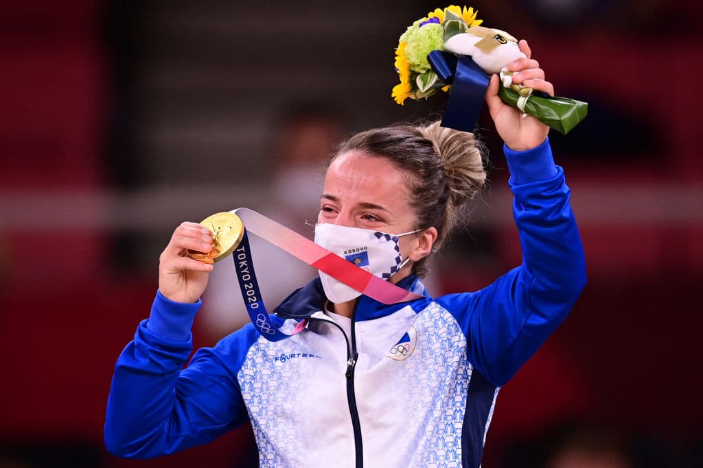 Este país otorga a la medalla de oro individual $119,000 dólares, a la de plata $60,000 y $40,000 a los medallistas de bronce.