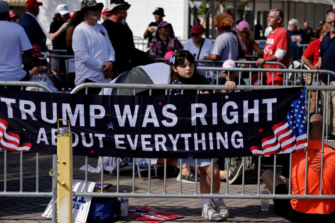 En el lugar también había familias con niños presentes.