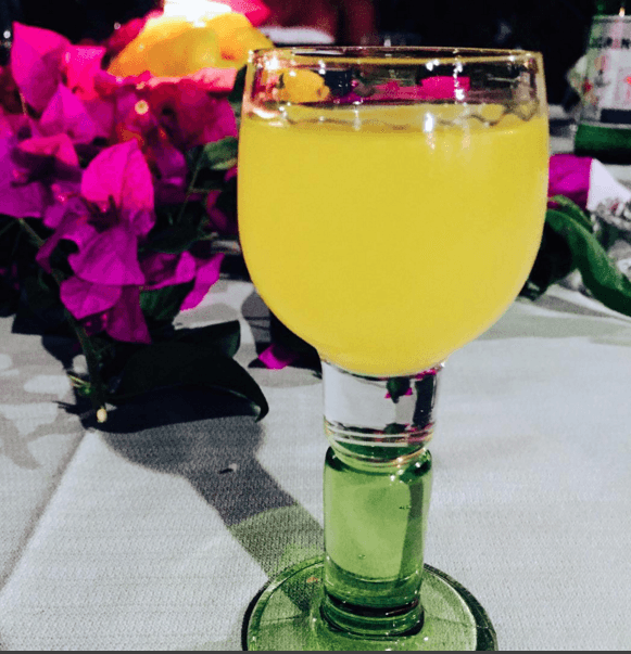 Beber y comer bien, son lujos que la millonaria pareja no dejan pasar.