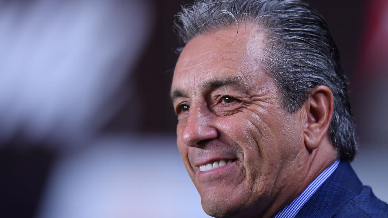 Ahora comenzará una nueva etapa al frente del Mazatlán FC, en el que será su décimo equipo dirigido en el futbol mexicano.