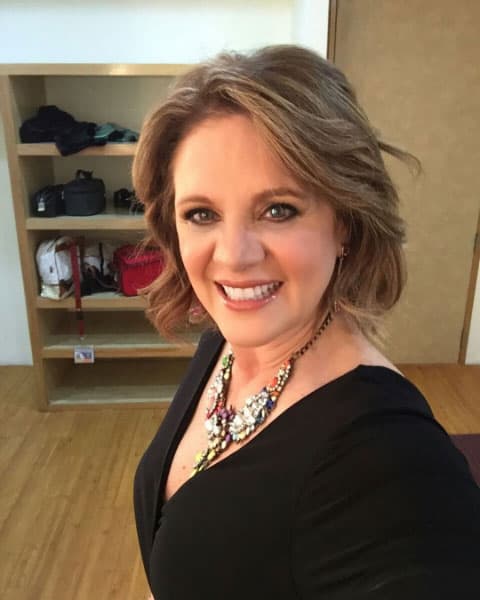 En 2020, Erika Buenfil se convirtió en La Reina de TikTok con sus video virales en la red social, pero el éxito en la plataforma de videos llegó junto a numerosas críticas por sus bailes y actuaciones a los 57 años.