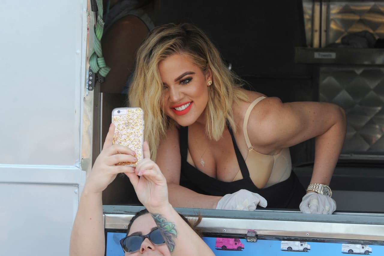 No sólo repartió helados, también fotos y autógrafos.