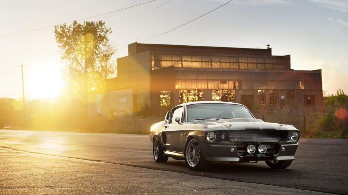 <h3 class="cms-H3-H3"><b>Shelby GT500 similar a ‘Eleanor’</b></h3>
<br>
<br>¿Cómo olvidar a ‘Eleanor’ de 
<i>Gone in 60 Seconds</i>? No creemos que exista fanático de los autos que no incluya a esta hermosa versión del Shelby GT500 entre sus favoritos. Y si los hay, son muy pocos.