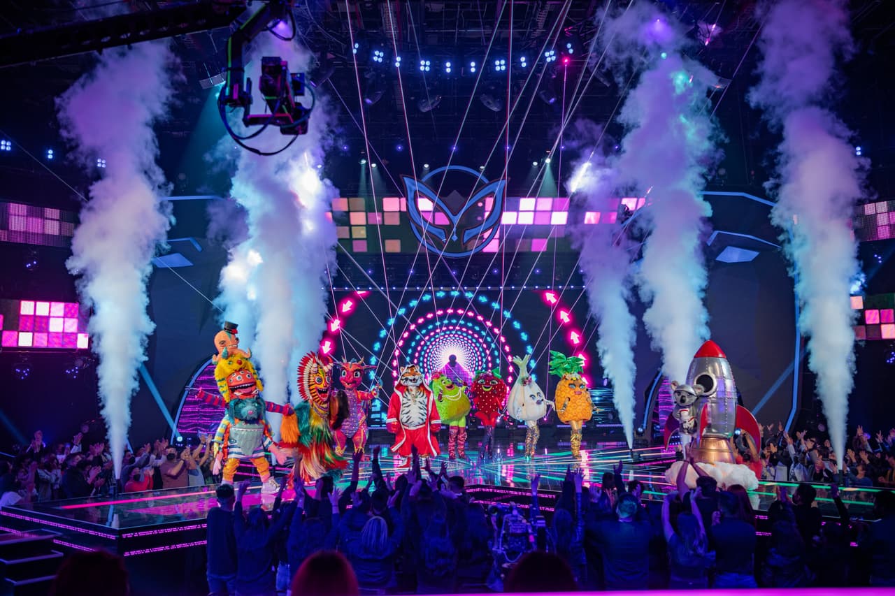 El octavo episodio de ¿Quién Es La Máscara? 2023 arrancó con gran emoción con todos los personajes que quedan en competencia cantando al ritmo de ‘I Gotta Feeling’. Kid Bengala, Huacal, Koaláctico, Alebrije, Bunch y Triki encendieron a la audiencia con esa increíble presentación grupal.