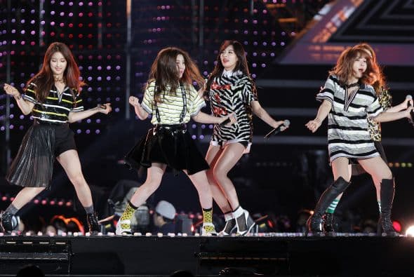 El concierto al aire libre de la banda coreana 4Minute terminó en tragedia cuando 16 personas murieron en un fatal accidente, la noche del 17 de octubre de 2014.