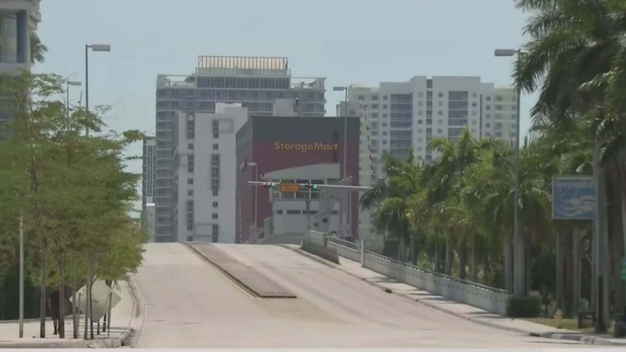 Aprueban toque de queda en la ciudad de Miami por la emergencia del coronavirus