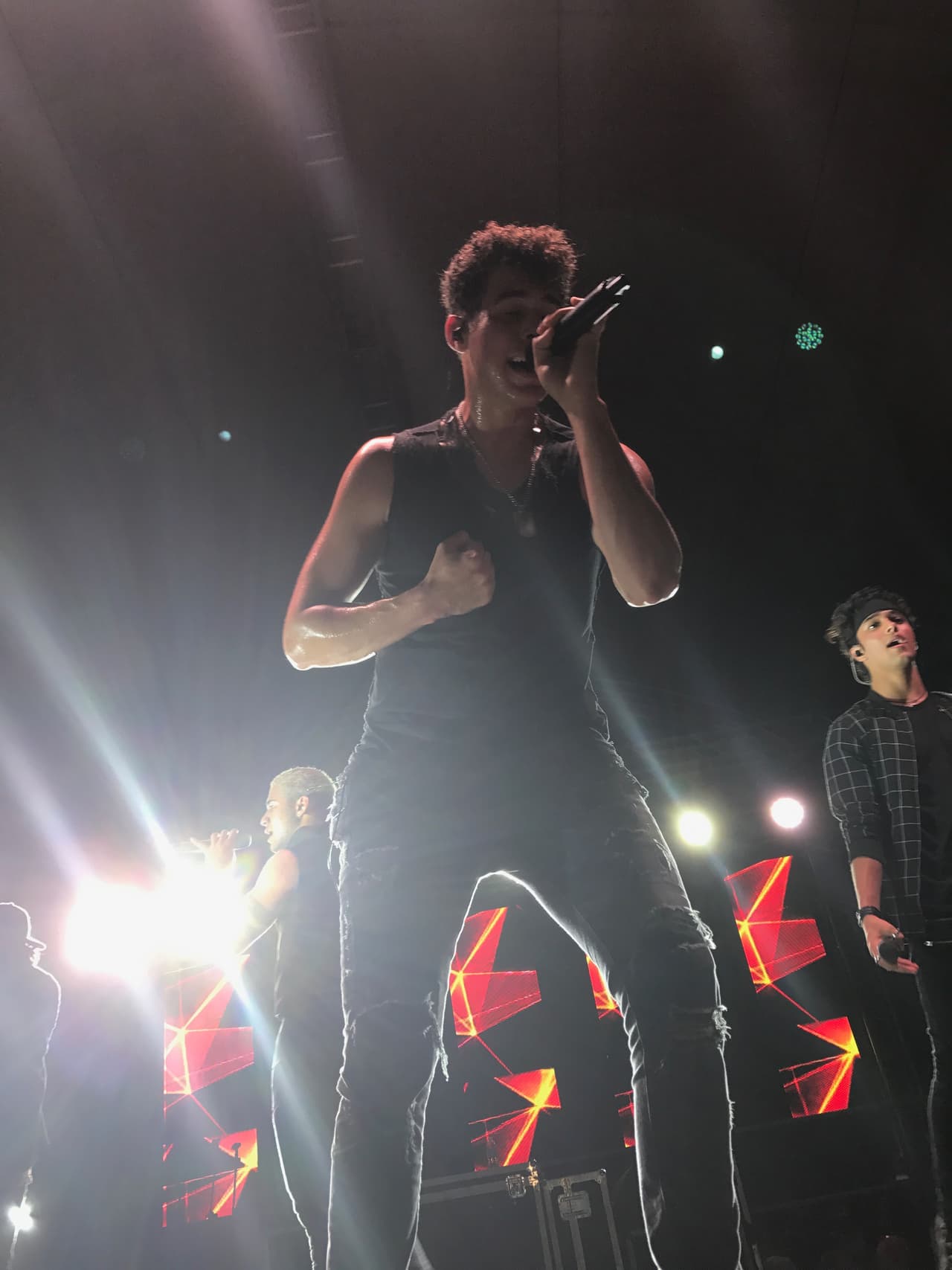 CNCO creó un pandemonio durante su presentación en el KQ Sunset.