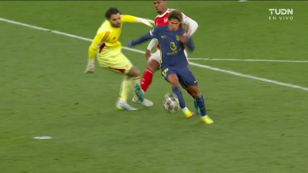 ¡Se desata la polémica! Atlético pedía penal por una posible falta de Magalhaes