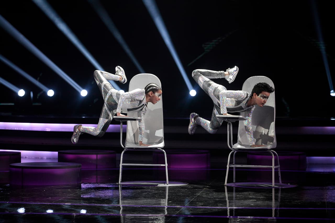 Los pequeños de 11 y 10 años de edad interpretaron el tema 'WTF' a ritmo de break dance.