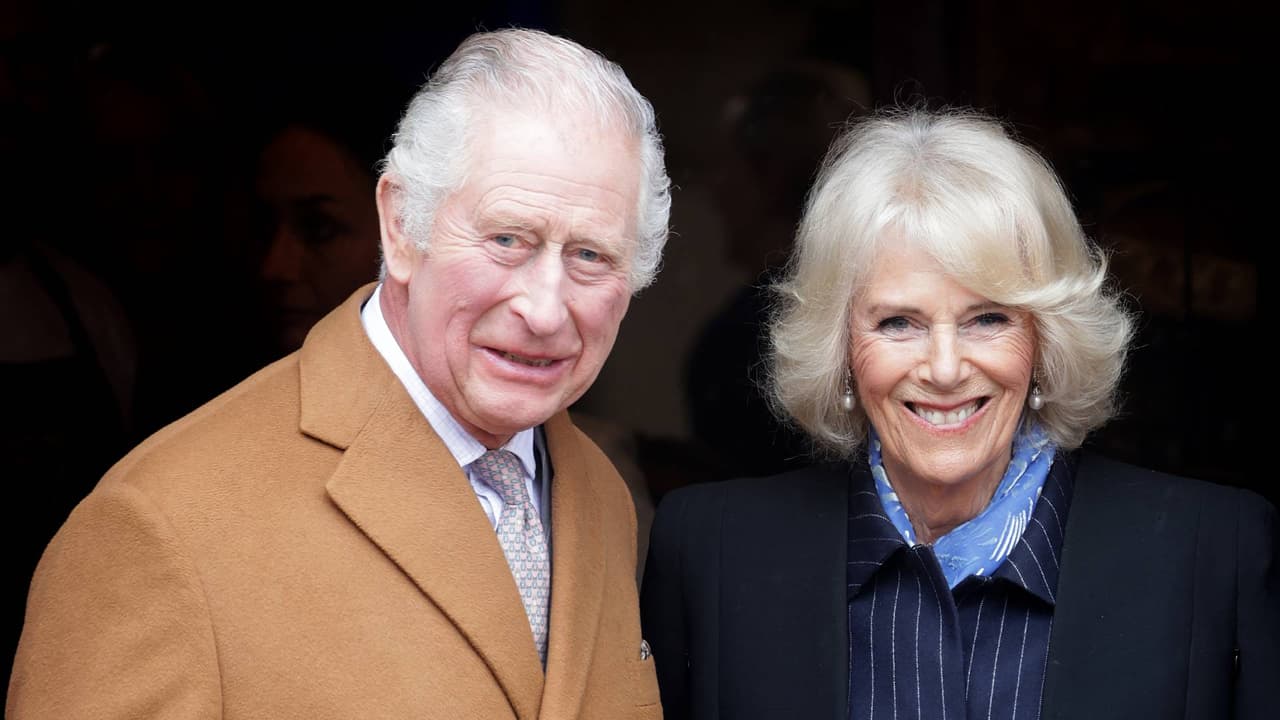 Revelan la invitación oficial para la coronación del rey Carlos III: se confirma que Camila deja de ser reina consorte