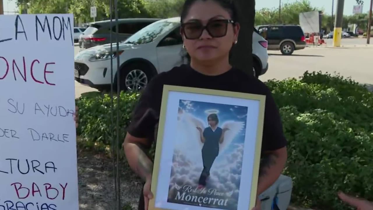 Madre de Monserrat vende en las calles para despedir a su hija atropellada en carrera ilegal