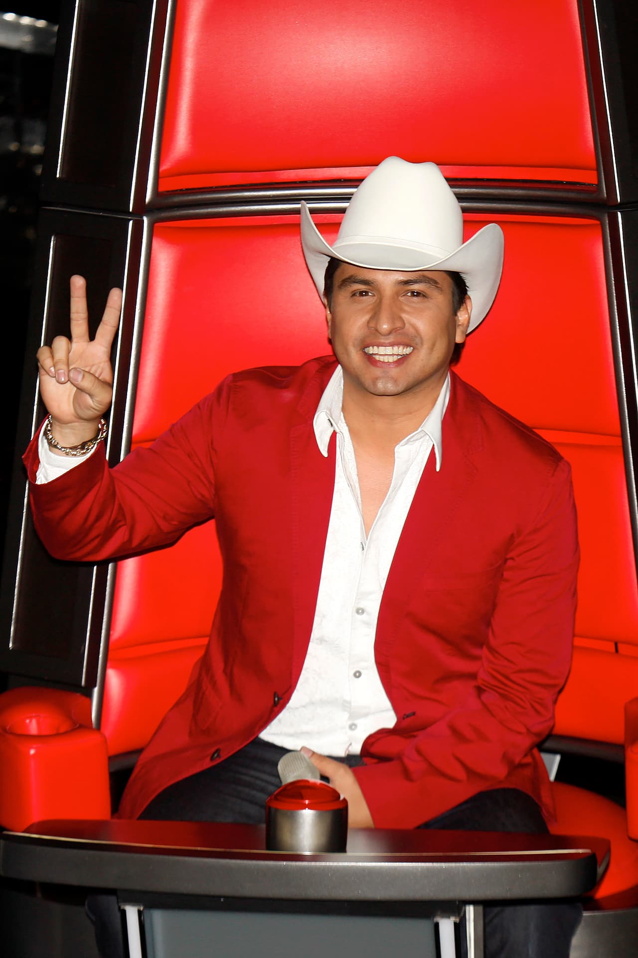 Luego de dicho procedimiento, el intérprete de ‘Te hubieras ido antes’ dijo que fue declarado inocente por las autoridades mexicanas el pasado 10 de julio.
<br>