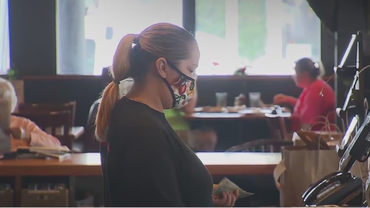 Raleigh ordena el uso de mascarillas en espacios cerrados a partir de las 5 de la tarde de este viernes