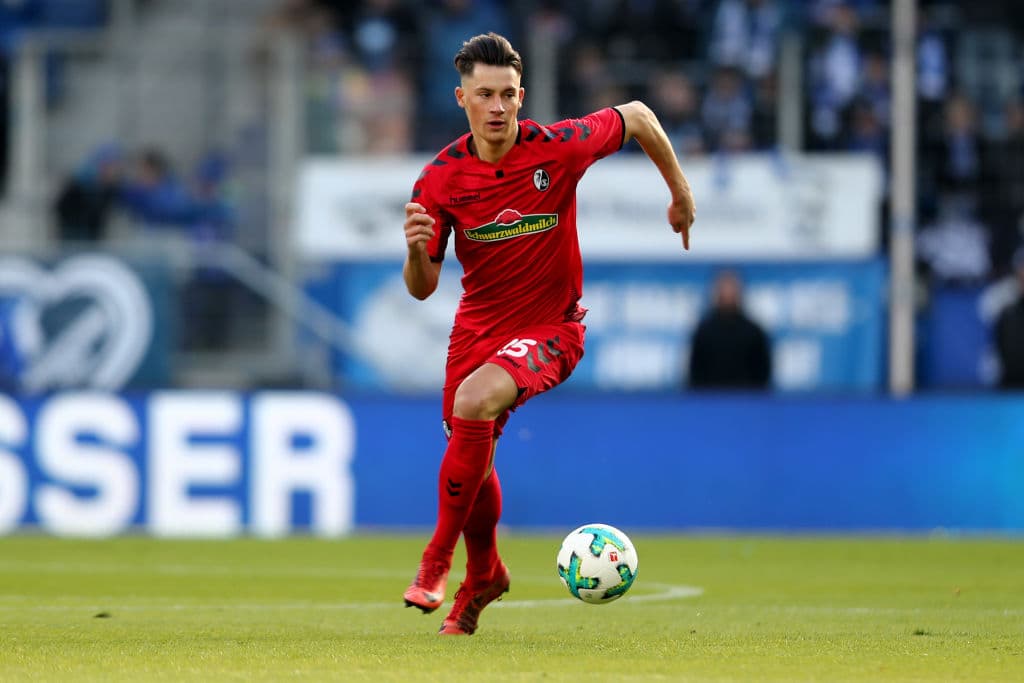 El Sevilla intentó sin éxito el fichaje de Robin Coch del Freiburg alemán. Según 
<i>Estadio Deportivo</i> el club andaluz intentó ficharlo pero el central alemán habría rechazado la propuesta.