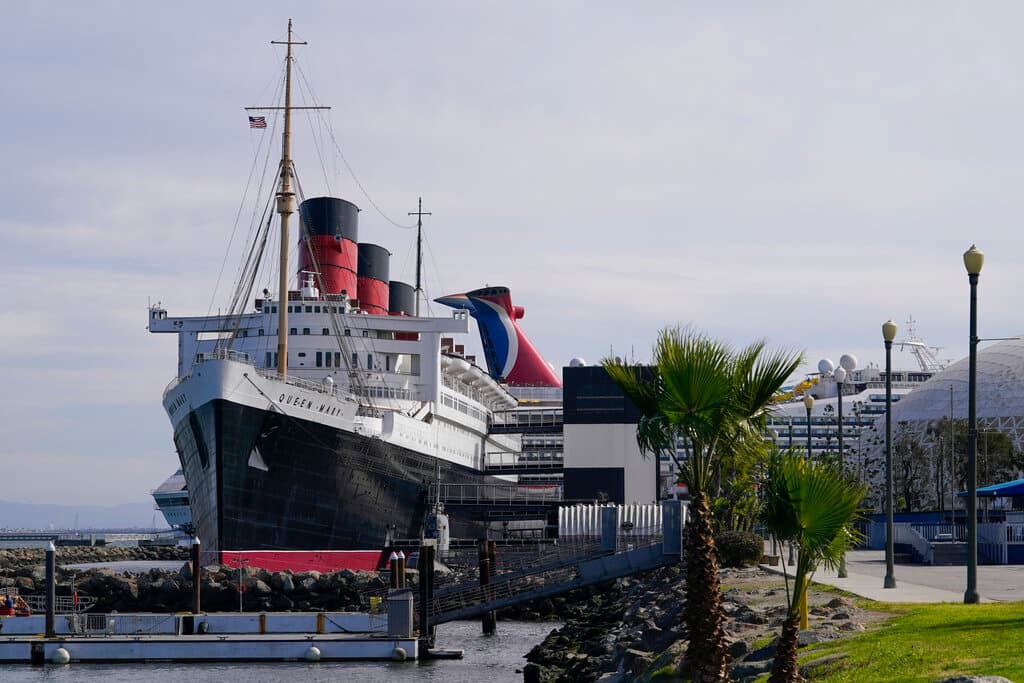 Invitación a cenar en el Queen Mary para celebrar 90 años del primer viaje del trasatlántico