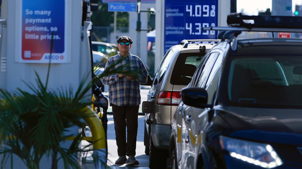 ¿Subirá la gasolina en California? Nuevas medidas podrían impactar en el precio del combustible