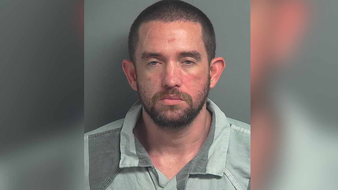 Zackery Paul Tyler, es buscado por robo.