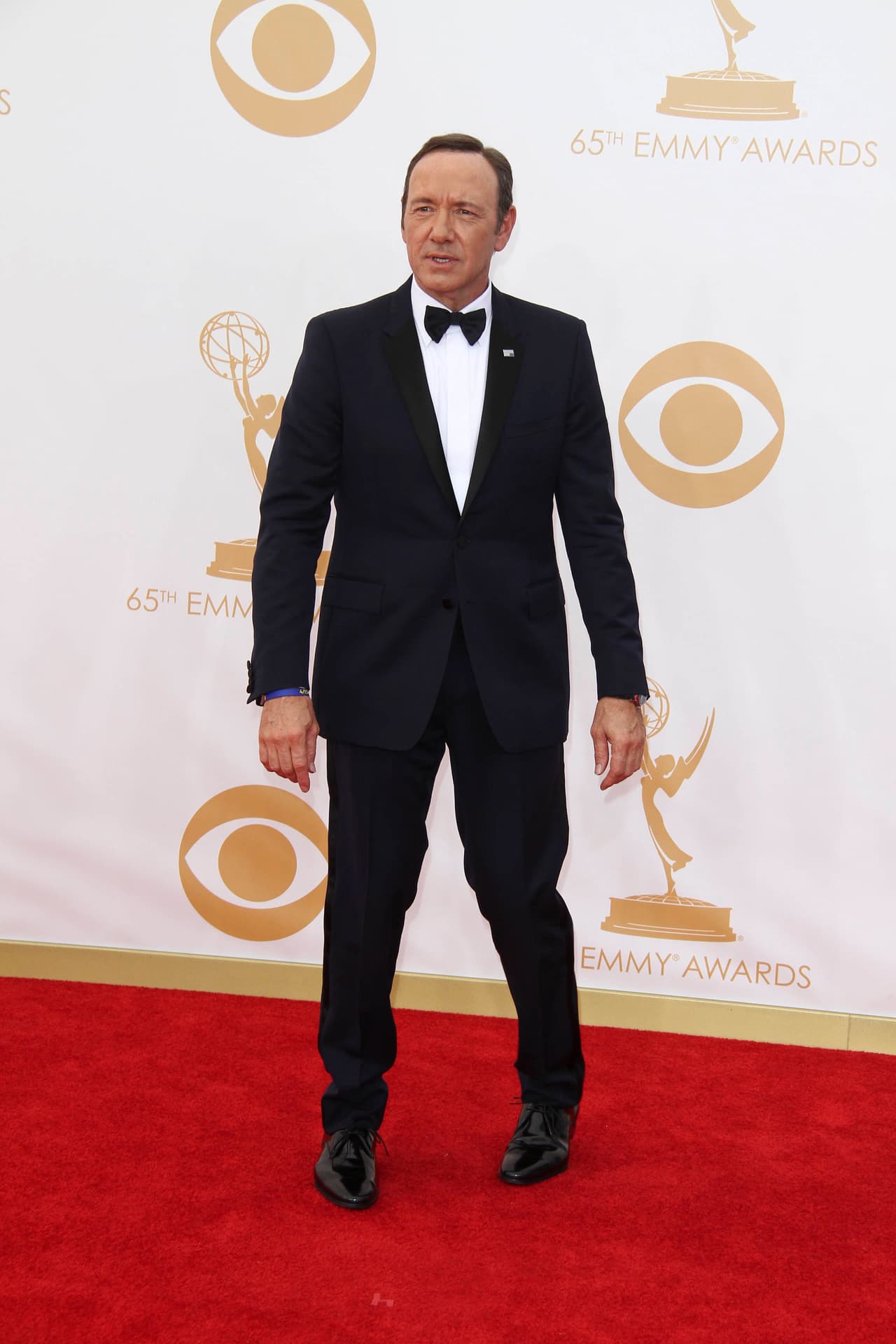 Spacey, que para entonces ya enfrentaba otros señalamientos por situaciones similares, 
<b>nunca respondió </b>a la acusación del escritor.
<br>
<br>