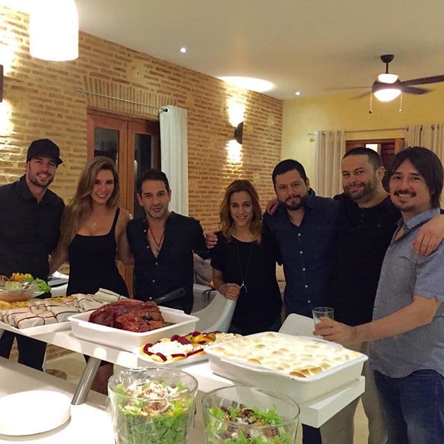 Fue el hermano del actor, Jonathan Levy, quien mostró que la pareja celebró unida durante la cena de Thanksgiving.