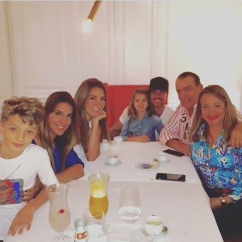 Por supuesto, sus niños no han estado ausentes en estas reuniones, con amigos ¡y la familia de la Elizabeth!