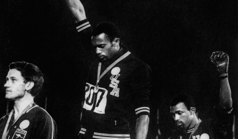 Los logros hispanos en Río se han convertido en un puño simbólico colectivo