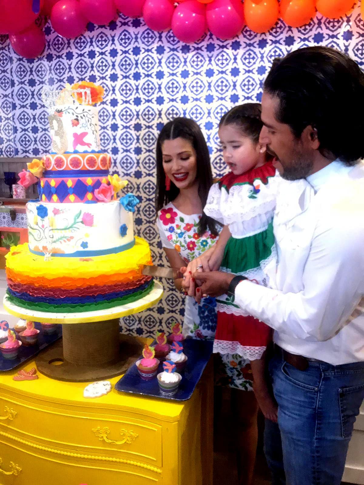 Uno de los momentos más esperados, ver a Giulietta soplando las velitas de su pastel.