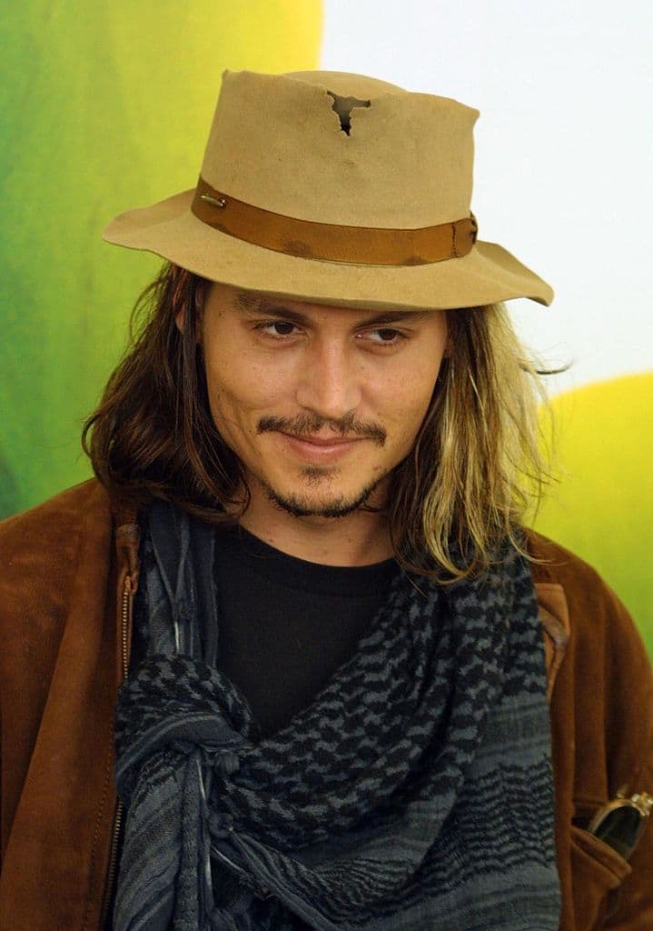 Una constante durante su adolescencia fue el consumo de las drogas y el alcohol.