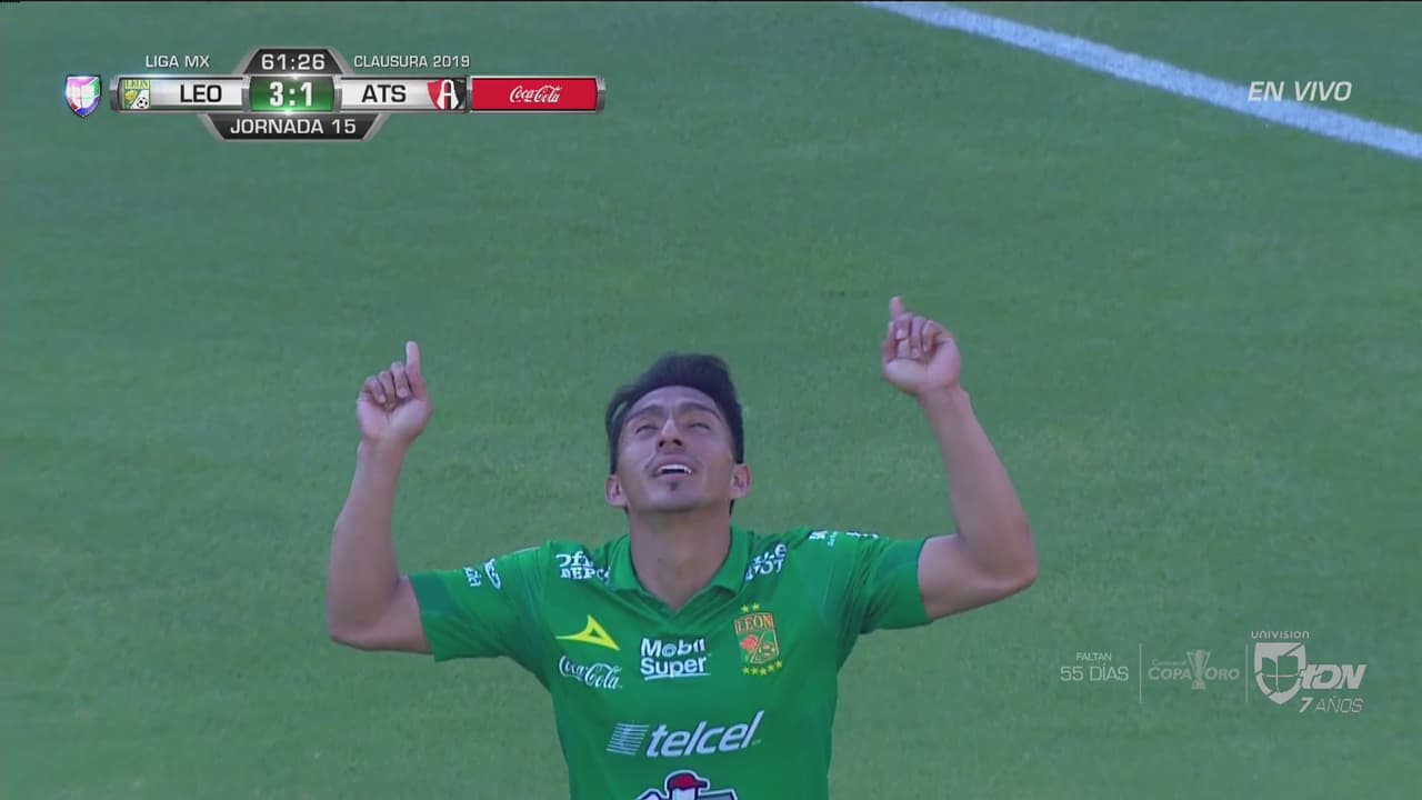 ¡Doblete de Mena! León pone el tercero con un gol histórico