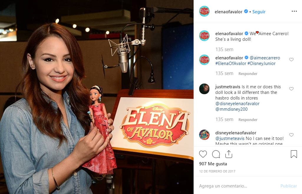 La actriz dominicana Aimee Carrero es quien da voz a la princesa Elena.
<br>