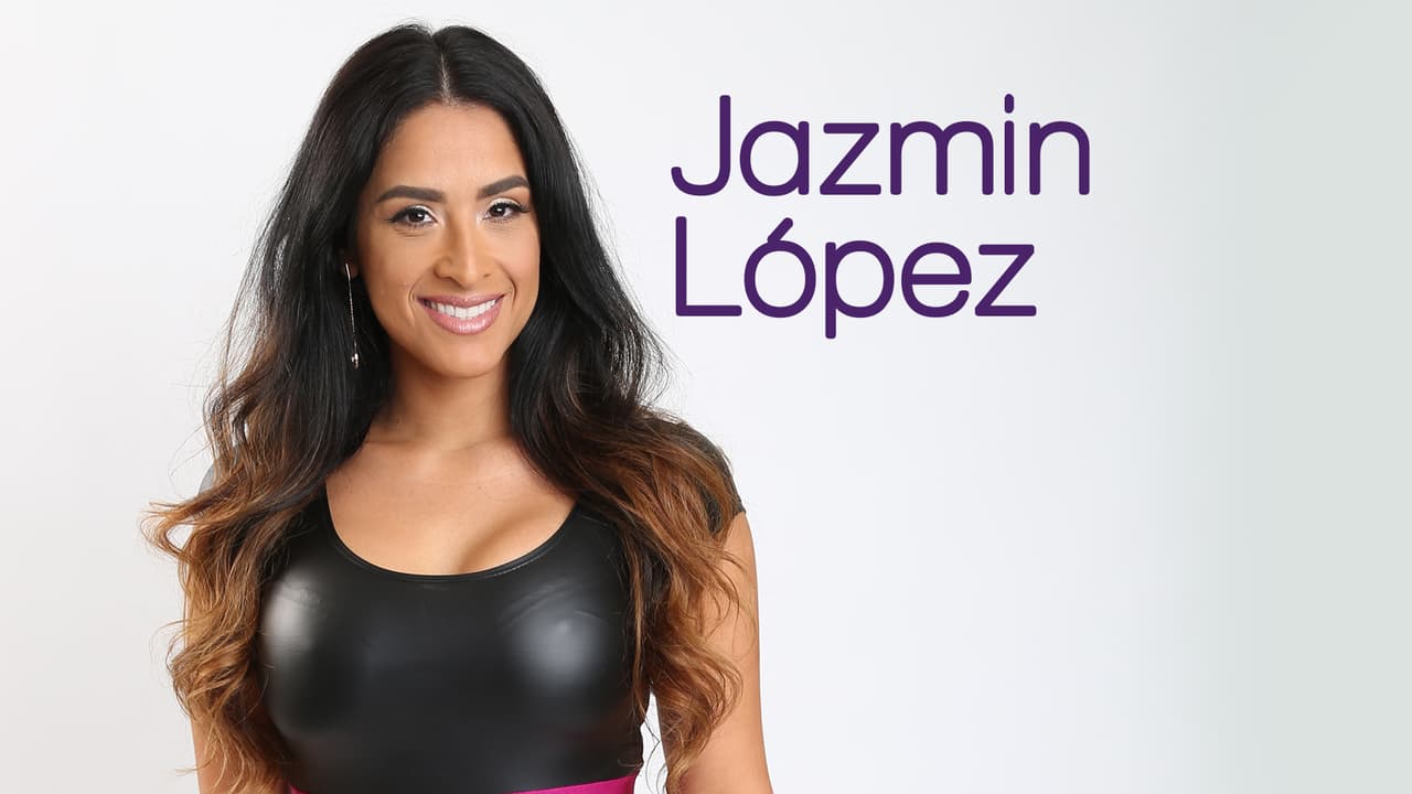 Nació en Del Rio, Texas y tiene 35 años de edad. Ella se considera una persona cómica, amorosa y apasionada.