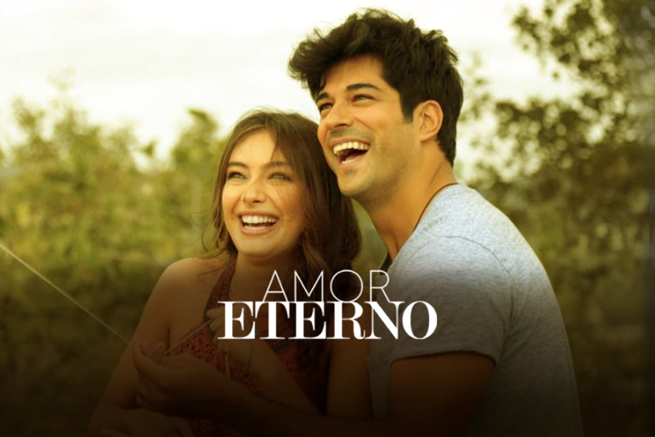 La telenovela turca Amor Eterno llegó a Univision en julio del año pasado, y desde el día de su estreno logró posicionarse en el gusto del público.