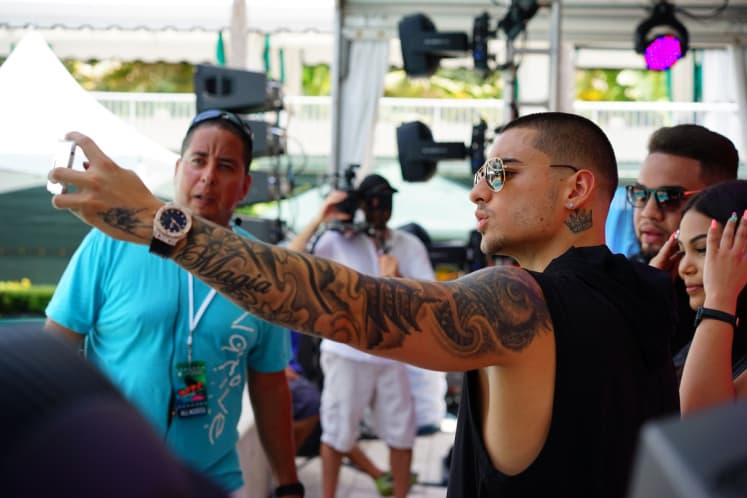 Miren no más ese arte para posar